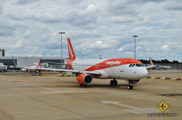 Airbus A320-214